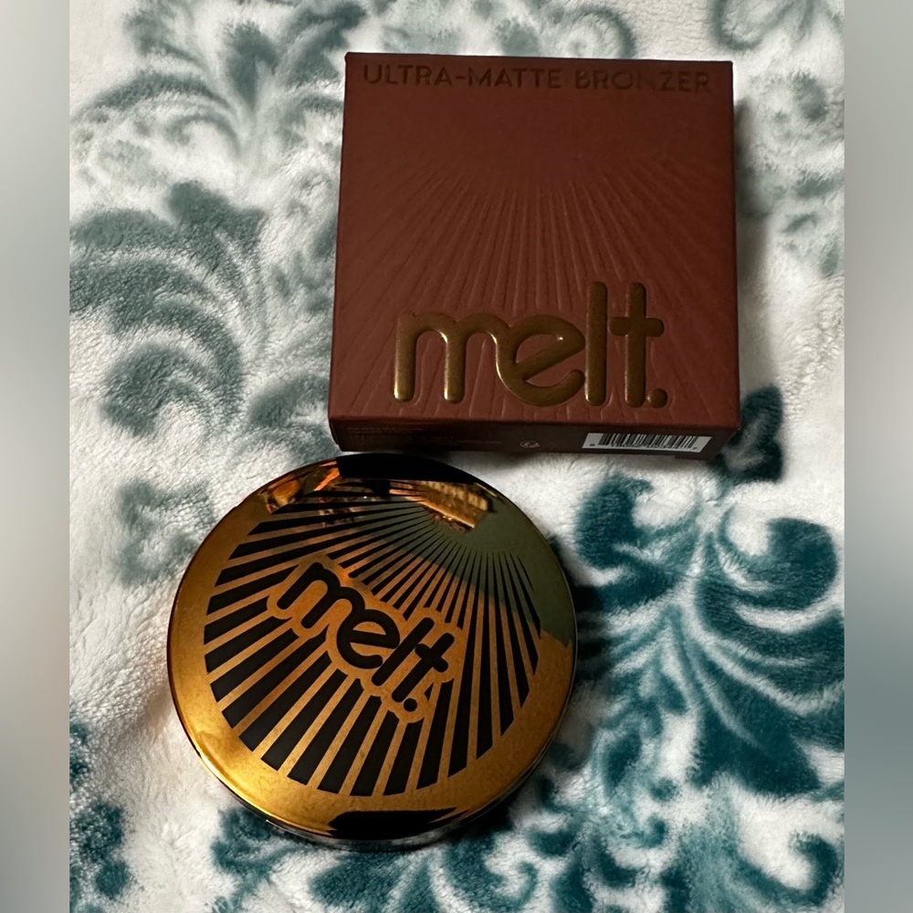 MELT COSMETICS LONG BEACH ULTRA MATTE POWDER BRONZER - BRAND NEW in the box! - Picture 2 of 8